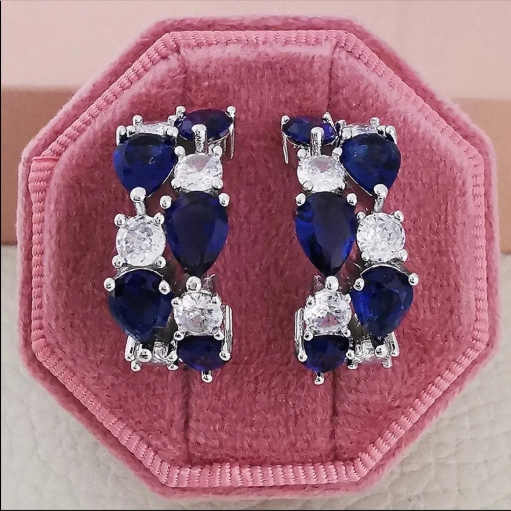 New 925 Silver Beautiful Heart Round Sapphire Earrings